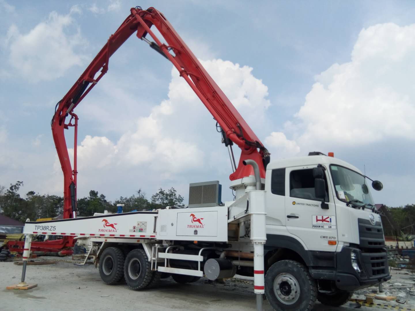 混凝土泵車(chē) 混凝土泵車(chē)